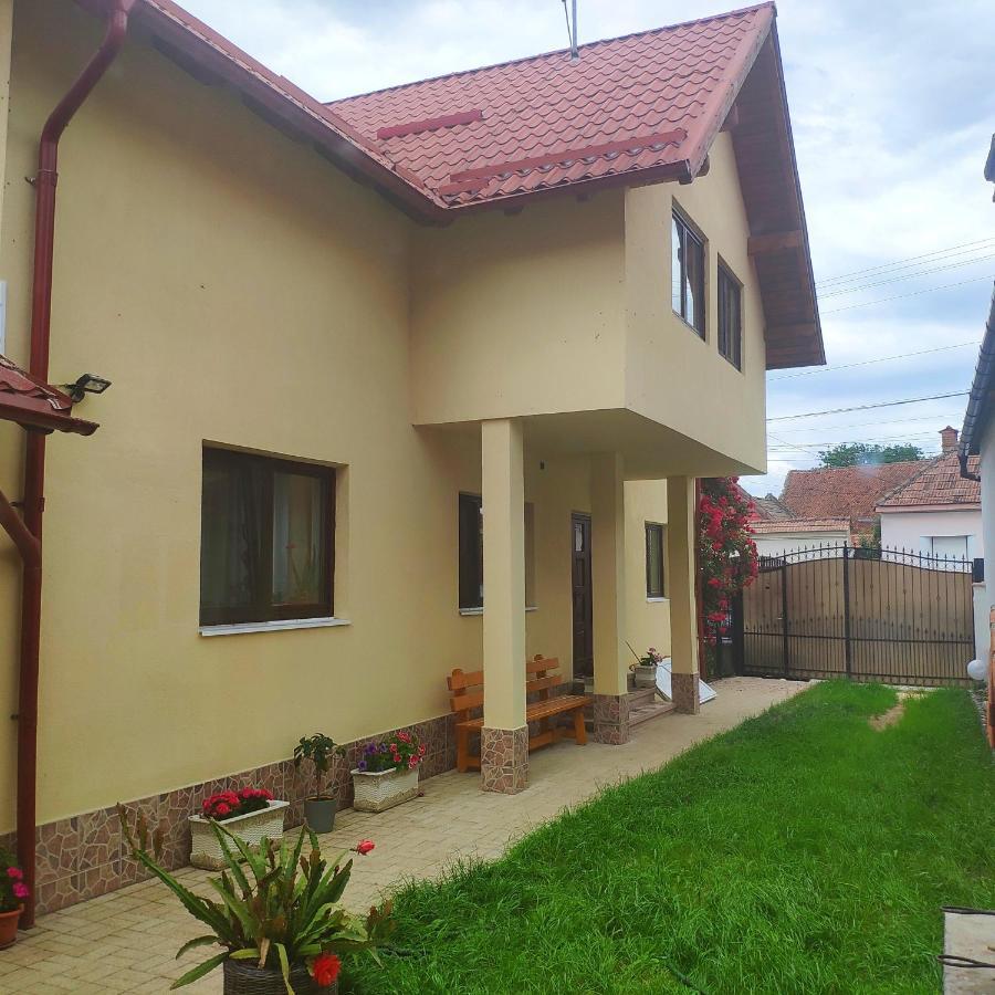 فندق Casa Piatra Craiului Zărneşti المظهر الخارجي الصورة