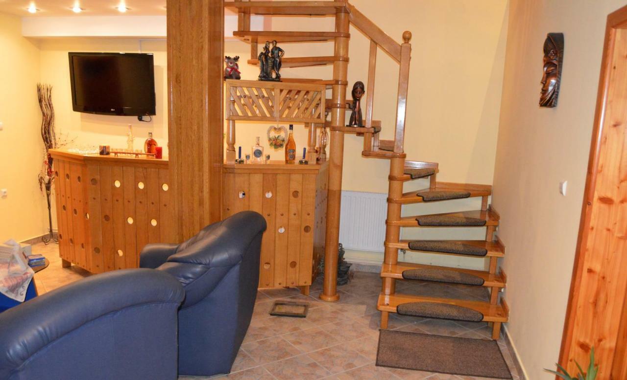 فندق Casa Piatra Craiului Zărneşti المظهر الخارجي الصورة