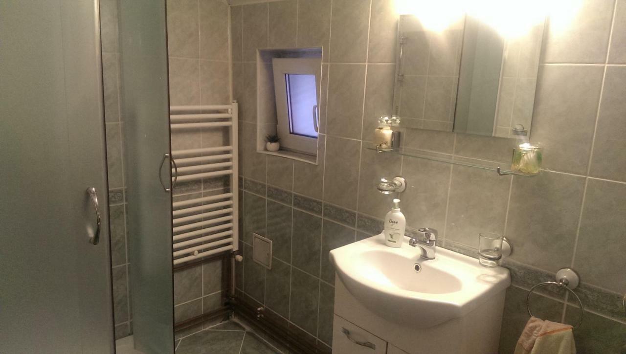 فندق Casa Piatra Craiului Zărneşti المظهر الخارجي الصورة