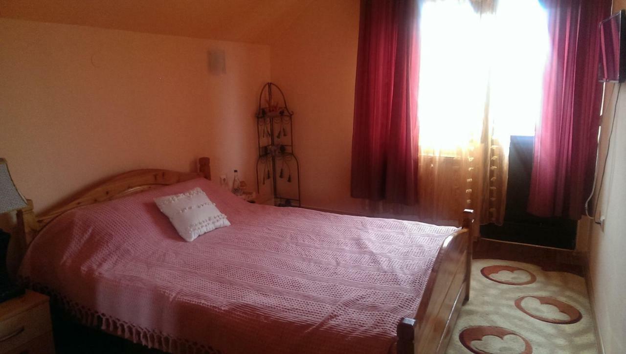 فندق Casa Piatra Craiului Zărneşti المظهر الخارجي الصورة