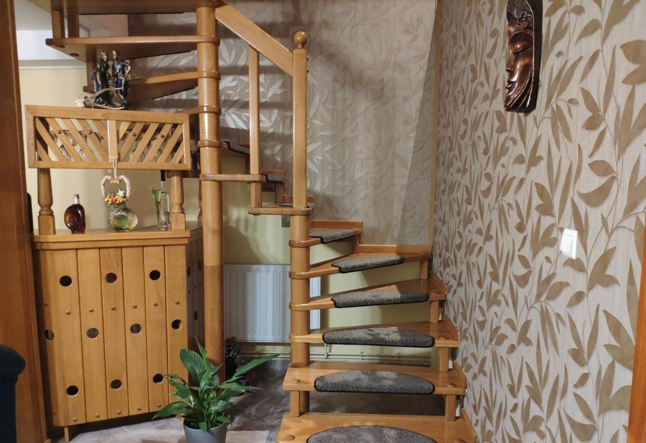 فندق Casa Piatra Craiului Zărneşti المظهر الخارجي الصورة